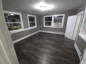 3603 Waukegan Rd, Unit B in McHenry, IL - Building Photo - Building Photo