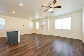 13441 Oneida Ln, Unit 4 in Thornton, CO - Foto de edificio - Building Photo