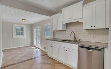 1693 Valencia Rd in Decatur, GA - Building Photo - Building Photo