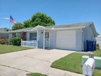 1922 Coolidge Rd in Holiday, FL - Foto de edificio - Building Photo