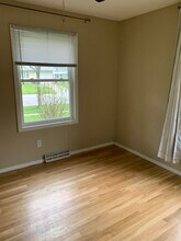 2125 Hollywood Blvd in Iowa City, IA - Building Photo - Building Photo