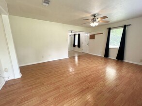 560 Beverly Dr in Shepherd, TX - Building Photo - Building Photo