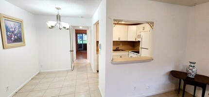 6 Coventry A in West Palm Beach, FL - Building Photo - Building Photo