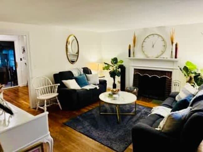 property at 8 Eddy St