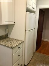 8 Mt Ida St, Unit 1 in Newton, MA - Building Photo - Building Photo