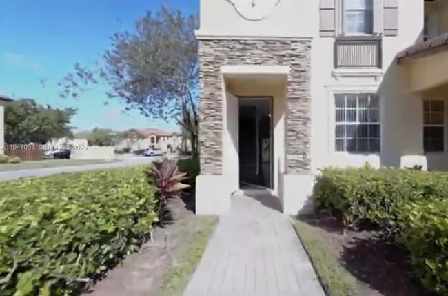 property at 1485 NE 33rd Rd