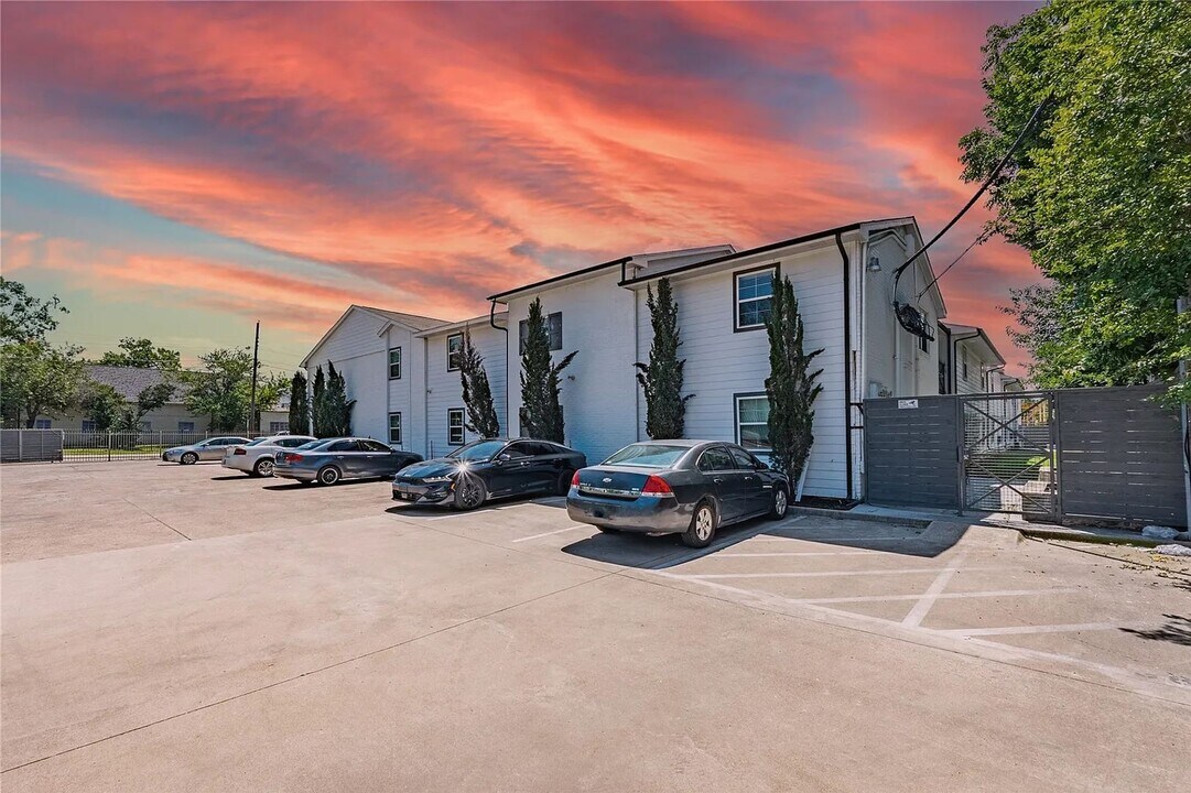 4633 Fairmount St in Dallas, TX - Building Photo