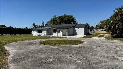 12301 SW 47th St in Miami, FL - Building Photo - Building Photo