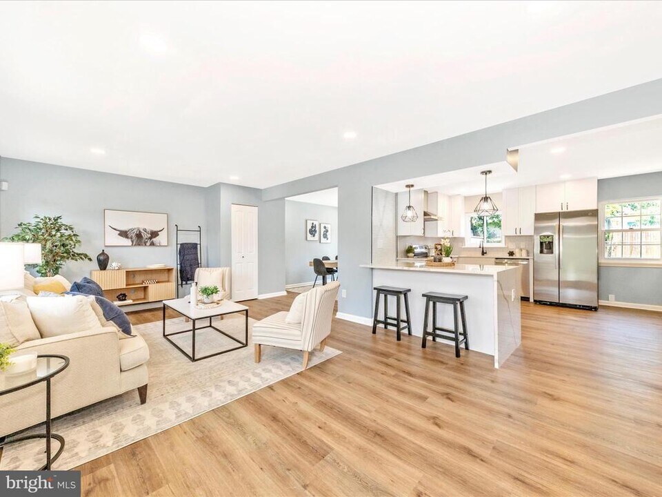 1305 Peachtree Ct in Frederick, MD - Building Photo