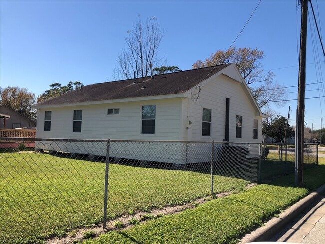 property at 5716 Robertson St