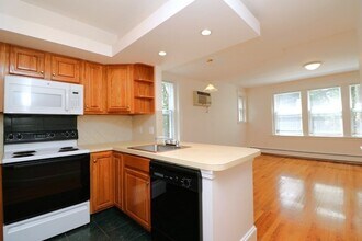 30 Upland Rd in Cambridge, MA - Building Photo - Building Photo