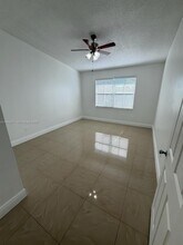 9640 NW 2nd St, Unit 303 in Pembroke Pines, FL - Foto de edificio - Building Photo