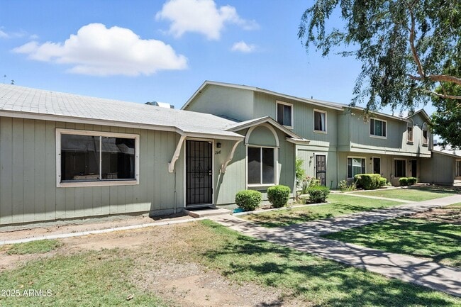 2645 W Elm St in Phoenix, AZ - Foto de edificio - Building Photo