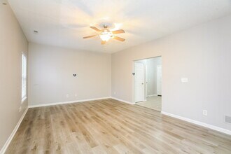 7204 Parklake Pl in Indianapolis, IN - Building Photo - Building Photo