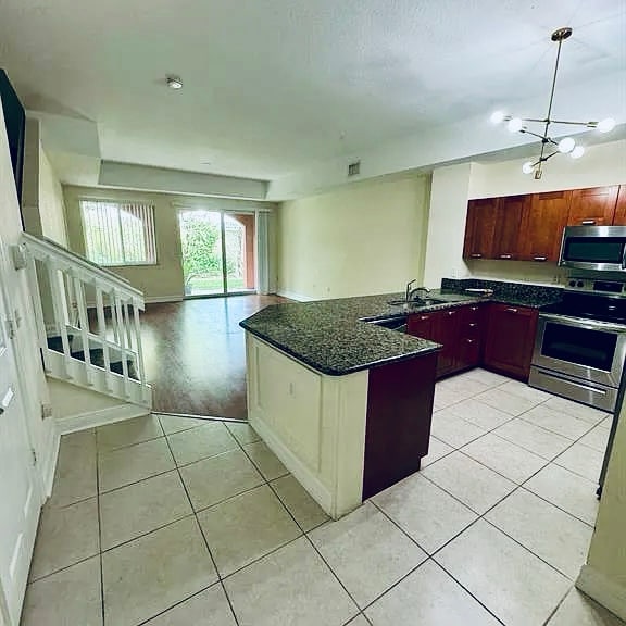 45 SE Sedona Cir in Stuart, FL - Foto de edificio - Building Photo