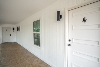 1107 Shasta Ave W in McAllen, TX - Foto de edificio - Building Photo