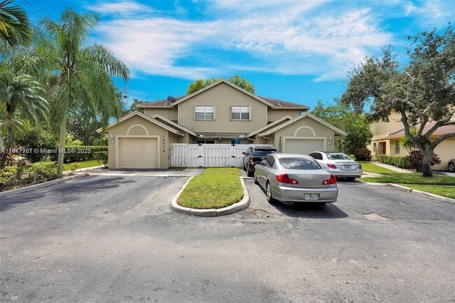 12076 NW 42nd St in Sunrise, FL - Building Photo - Building Photo