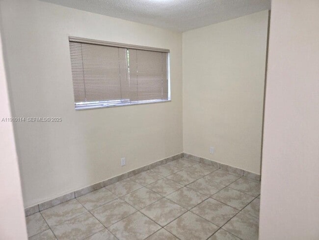 property at 305 N 61st Ave