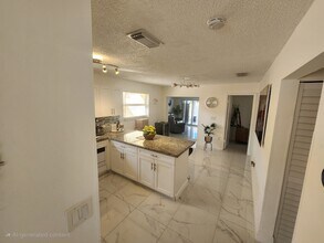 1285 W 39th Pl in Hialeah, FL - Building Photo - Building Photo