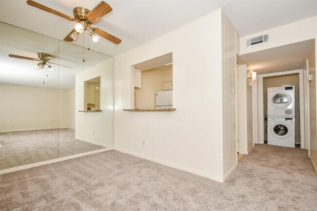9021 Gaylord Dr in Houston, TX - Building Photo - Building Photo