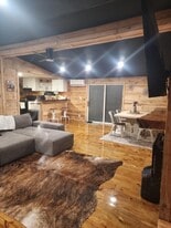 9575 Glass Rd in Hayes, VA - Building Photo