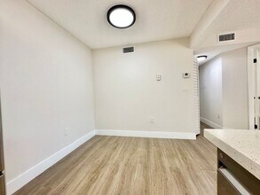 251 Palm Cir W in Pembroke Pines, FL - Building Photo - Building Photo