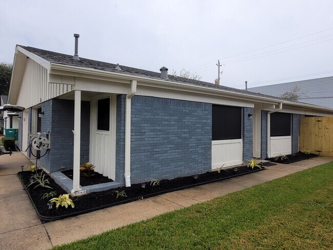 1815 Bahama Dr in Seabrook, TX - Building Photo - Building Photo