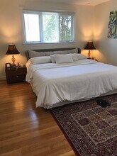 132 Brandeis Rd in Newton, MA - Foto de edificio - Building Photo