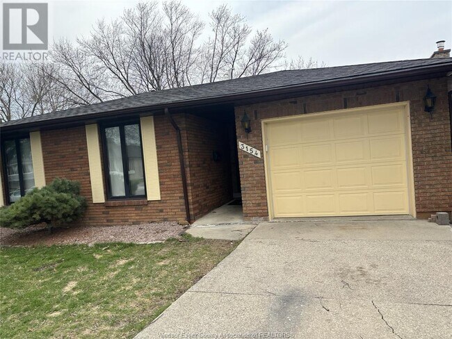 3154 Regis Ave in Windsor, ON - Building Photo - Building Photo