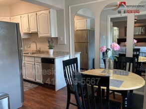 1028 E Juneau Ave in Milwaukee, WI - Building Photo - Building Photo