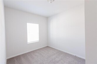 245 Crystal Brook Dr in Liberty Hill, TX - Foto de edificio - Building Photo