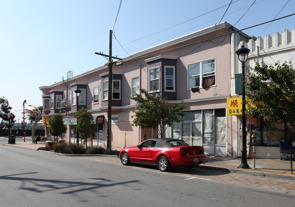 2400-2424 Bayshore Blvd in San Francisco, CA - Foto de edificio