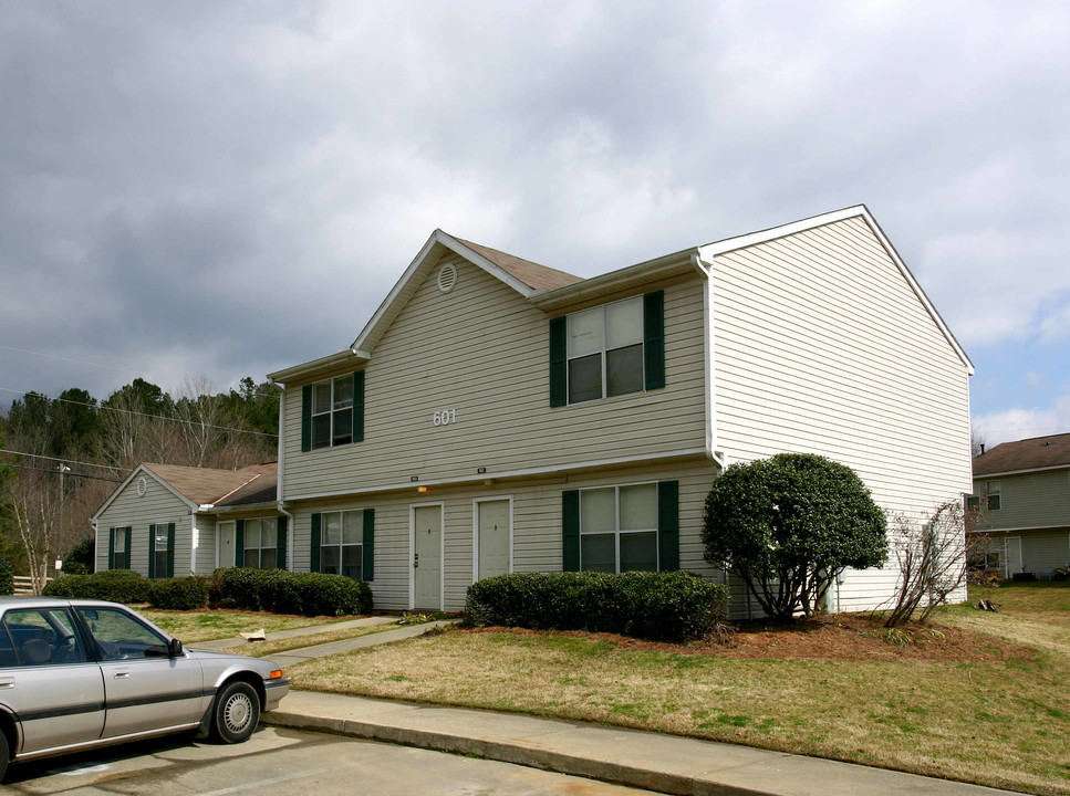 Woodstock Station in Woodstock, GA - Building Photo