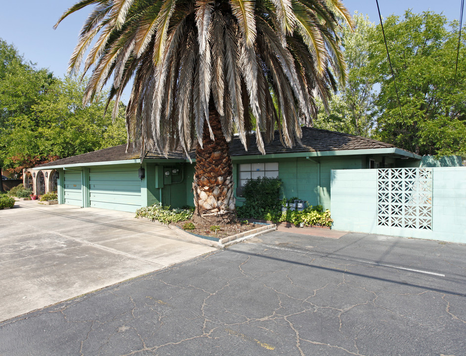 Walnut Gardens in Carmichael, CA - Building Photo