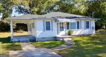 1085 Railroad St NW in Conyers, GA - Building Photo