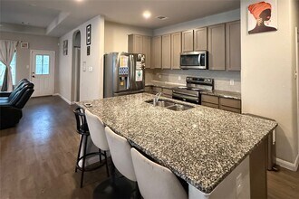 5747 Cerrillos Dr in Bryan, TX - Building Photo - Building Photo