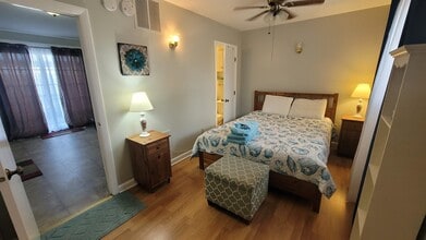 12 G St in Hampton, NH - Building Photo - Building Photo