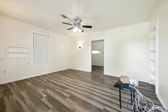 2923 Beverly Rd in Pasadena, TX - Building Photo - Building Photo