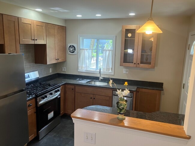 430 E Franklin St, Unit first floor in Media, PA - Foto de edificio - Building Photo