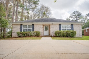 Westminister Properties in Tallahassee, FL - Building Photo