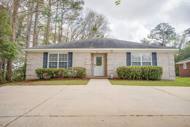 1836 Westminister Dr