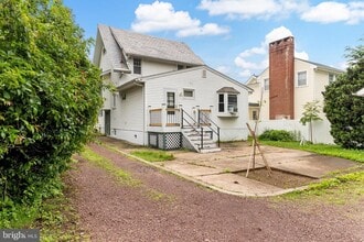 2785 Nottingham Way in Hamilton Township, NJ - Foto de edificio - Building Photo