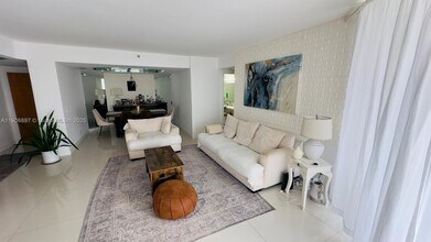 3610 Yacht Club Dr in Aventura, FL - Building Photo - Building Photo