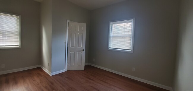 86 Sanford Ave in Bridgeport, CT - Building Photo - Building Photo