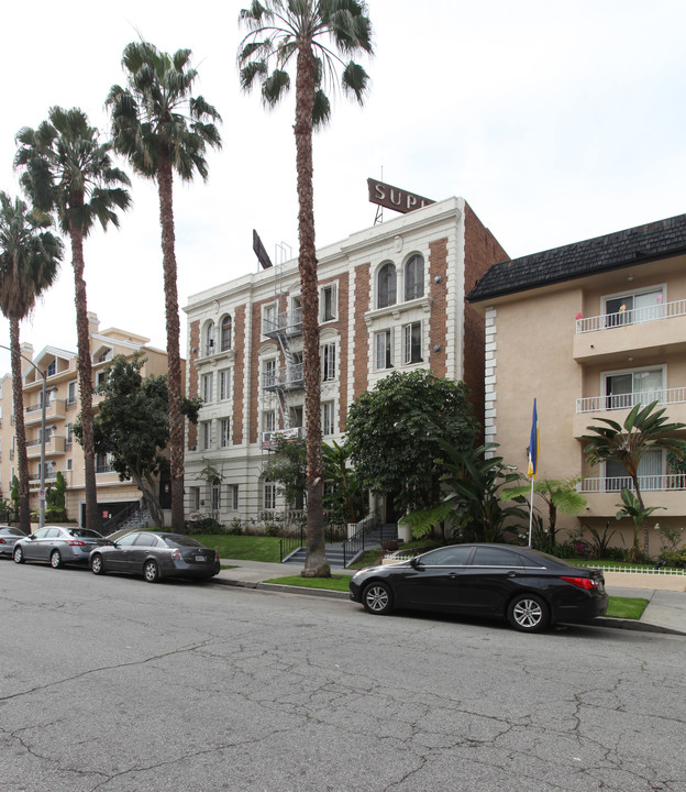 335 S Berendo St in Los Angeles, CA - Building Photo