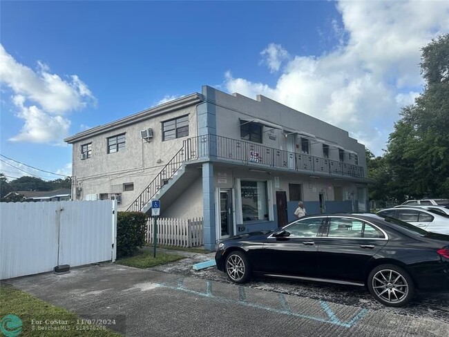 602 NW 1st St in Dania Beach, FL - Building Photo - Building Photo