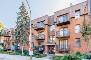 2390 Saint-Antoine Rue O in Montréal, QC - Building Photo