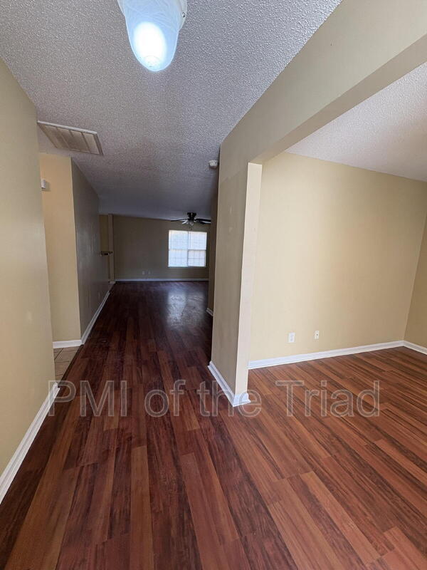 152 Drewsbury Dr in Greensboro, NC - Building Photo - Building Photo