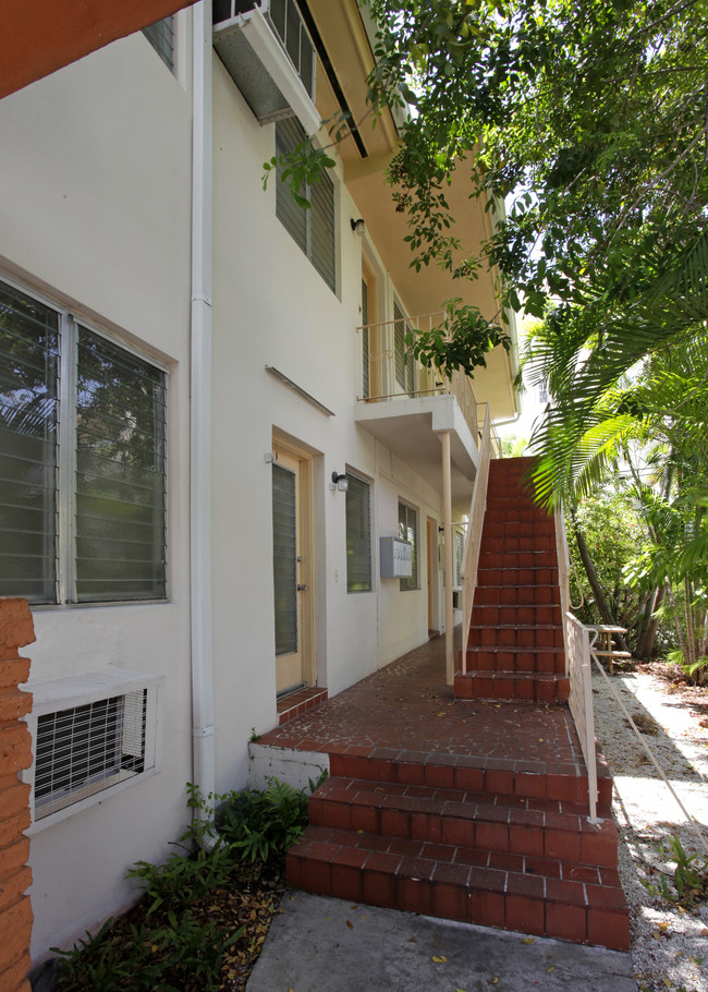 Gary Apartments in Coral Gables, FL - Building Photo - Building Photo