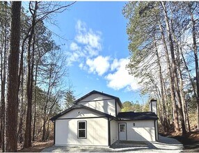 5075 Forest Downs Ln in College Park, GA - Building Photo - Building Photo